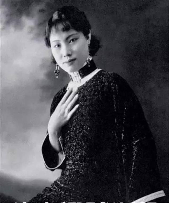 吴孟达第一任老婆照片图片