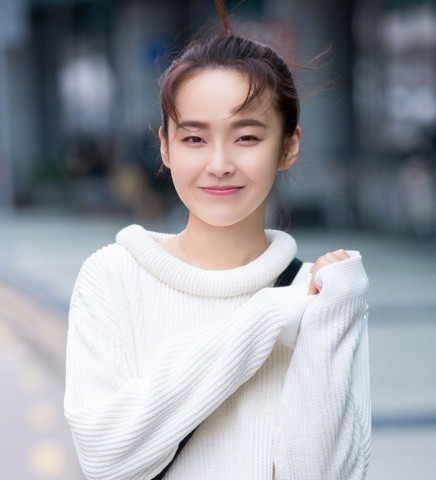 本以为谭松韵看着够显年轻了,看到张佳宁都不