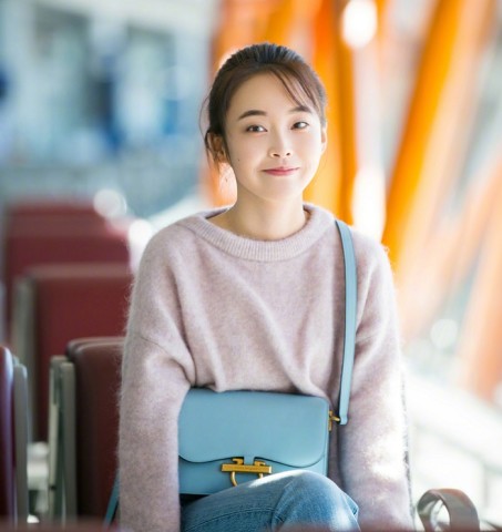 本以为谭松韵看着够显年轻了,看到张佳宁都不