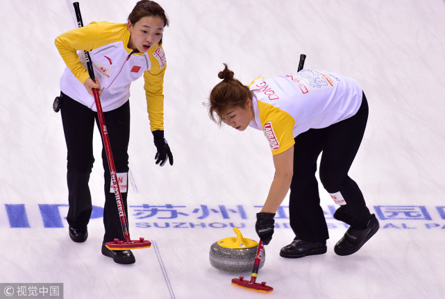 冰壶世锦赛资格赛中国女队一日双胜 不败战绩