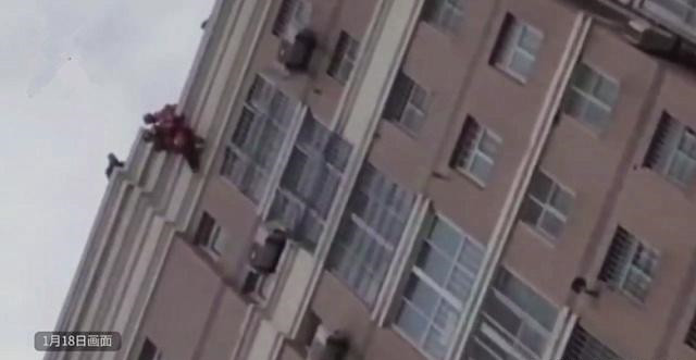 阜阳23岁女主播跳楼身亡,生前一句话告诉我们