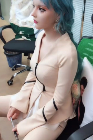 有一种坐叫迪丽拉的仙女坐,瞬间显露真实腿型,网友:咋没穿裙子