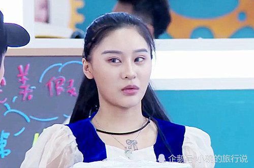 但是有人却发现杨馥宇又参加了一档成人真人秀《完美假期》,在这档