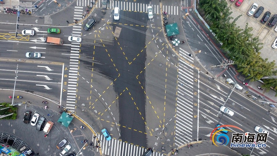 全向十字路口亮相海口 行人过马路可斜穿