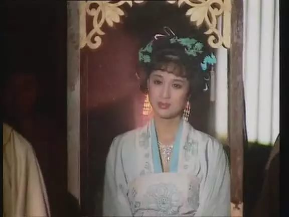 康熙王朝|《康熙王朝》里容妃去世，她还是中国最美服装设计师