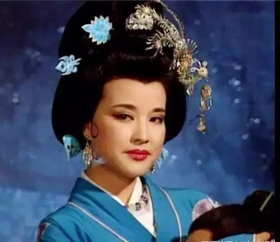 康熙王朝|《康熙王朝》里容妃去世，她还是中国最美服装设计师