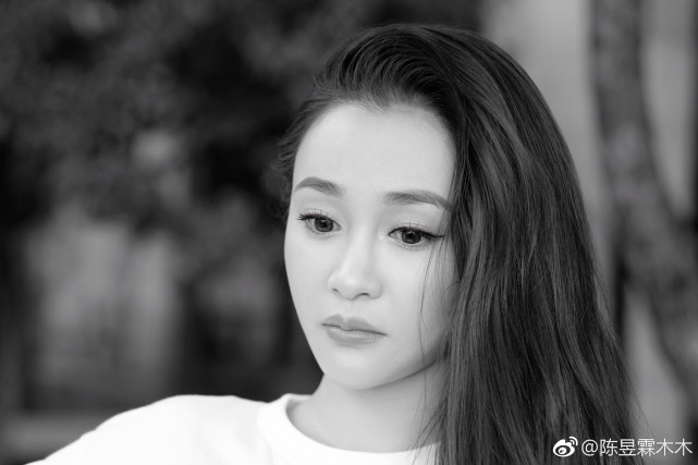 陈昱霖妈妈发给吴秀波的短信比女儿厉害多了为什么不早点出马