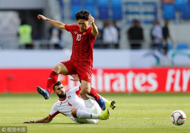 半场战报-约旦1-0越南 拉赫曼任意球直接破门
