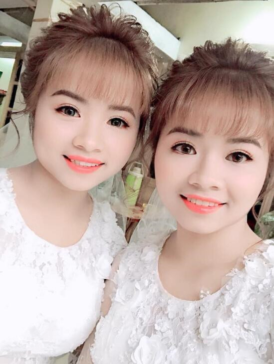 双胞胎姐妹在同一天举行婚礼,因长得太像网友担心新郎分不清|trinh