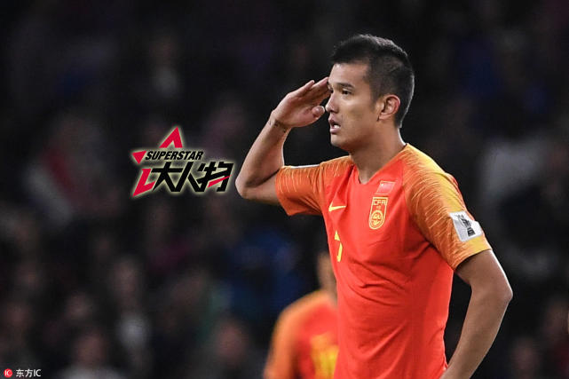 肖智33岁亚洲杯首秀即进球 军礼致敬中国球迷