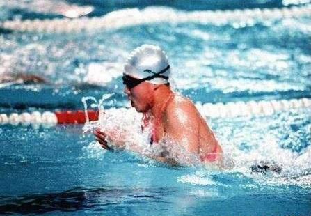 游泳运动员戴国宏近况:曾获32个世界冠军,如今自己开工作室!