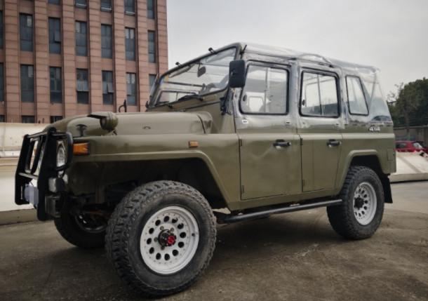 北汽BJ212又推新车:采用透明车顶设计,比全景