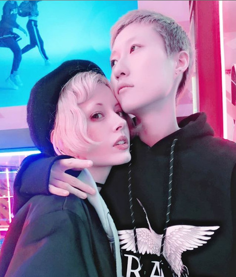 小龙女吴卓林再次流浪街头,妻子andi发声:活的像机器人一样