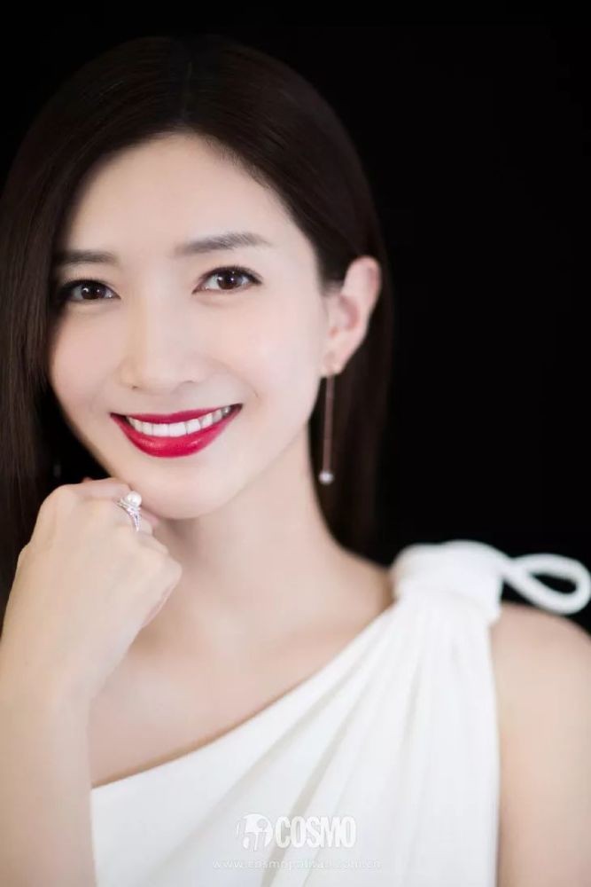 袁姗姗一口高价烤瓷牙,还不如江疏影几块钱的管用