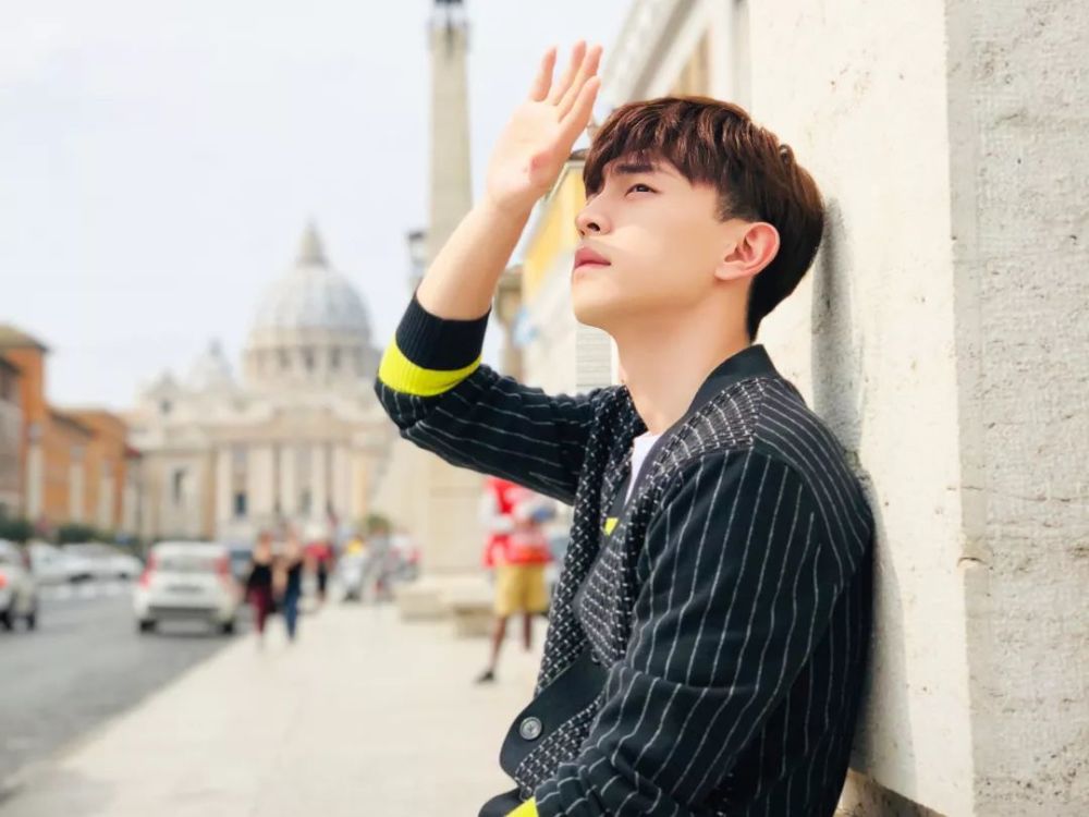 星座女神 星咖来了04:邓伦,心中有光何惧路长