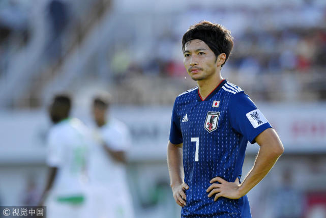 央视体育频道转播了该场赛事,曾侃担任解说评述,中国足坛名宿宫磊则