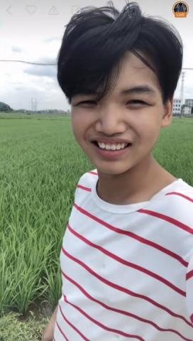 快手农村扛把子喜欢上小阿妍,看到他们吃饭的姿势,注定不合适!