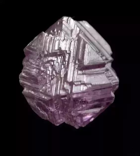 钻石的原石什么样太神奇了