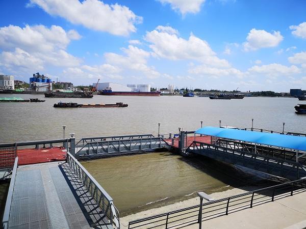 图说:闵行新渡口码头浮桥  来源/上海轮渡供图(下同)