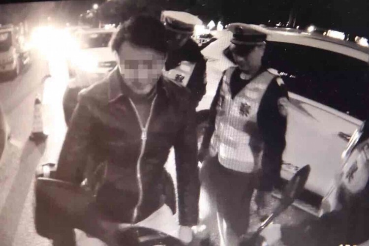 电影《美人鱼》演员在东莞酒驾被抓,多次担任