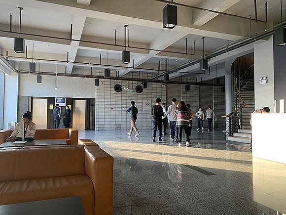 探访锤子科技北京总部:确实有员工在签入职字