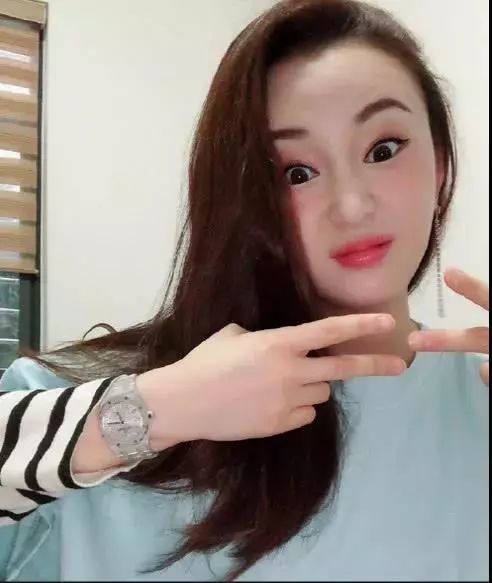 陈昱霖一块表500万,吴秀波哪来这么多钱?