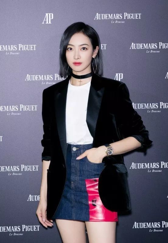 不多,吴秀波也就给木木花了一千万吧