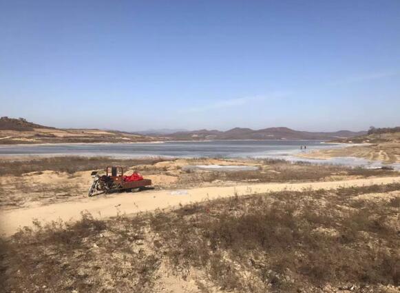 1月20日晚上6点多,大连普兰店区双塔街道附近的碧流河水库上发生一起