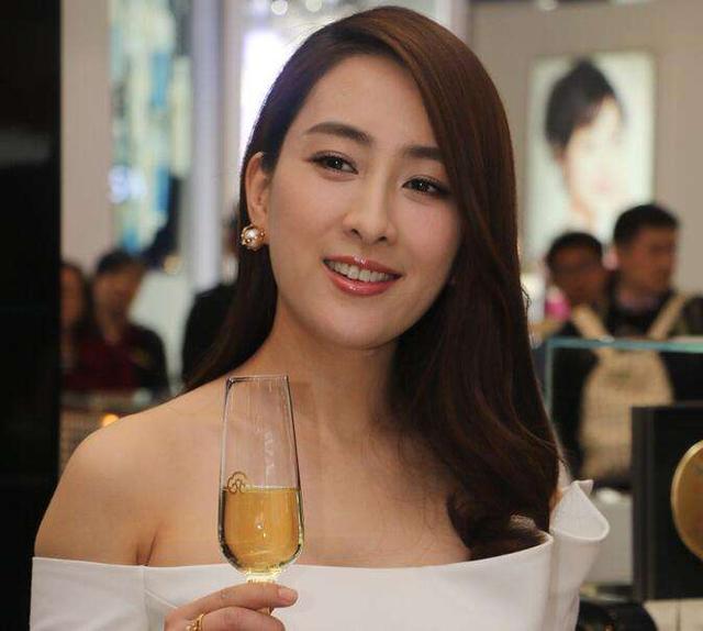 马苏|“拼命三娘”马小姐的风流情迷