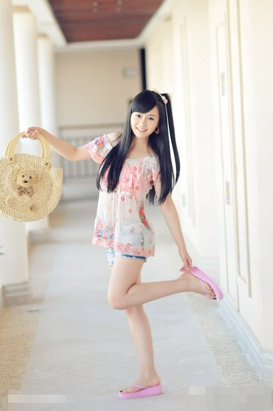 陈昱霖大学青涩旧照曝光,曾和毕福剑同台也参