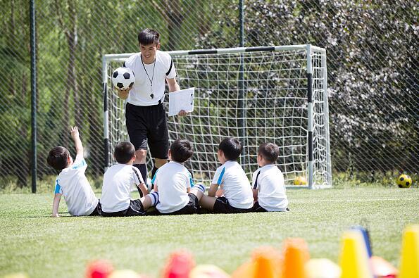 从足球苗子到泯然众人 他的足球梦止步于60万培训费