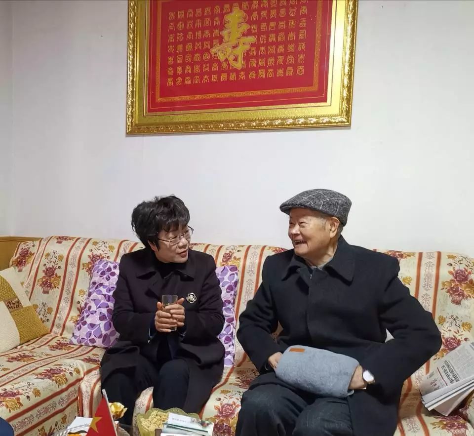 区人大常委会主任杨慧芳走访慰问人大老干部