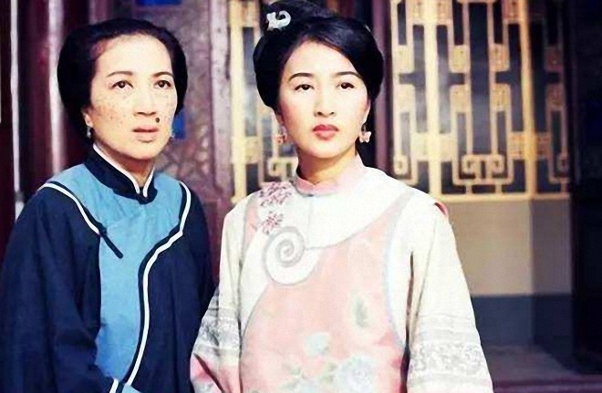 她是85版苗翠花,沉寂10多年的家庭主妇,54岁一