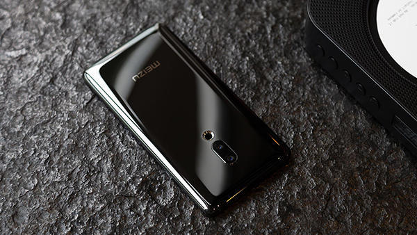 全球首款无开孔手机魅族zero,屏幕发声支持18