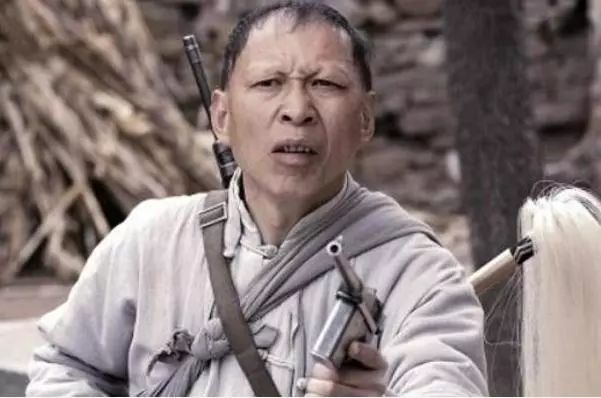 李明女儿近照曝光,本以为长得很丑,却逆天避开父亲基因貌美如花