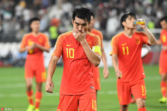 国足兵败24小时:里皮+老将告别 留给中国足球