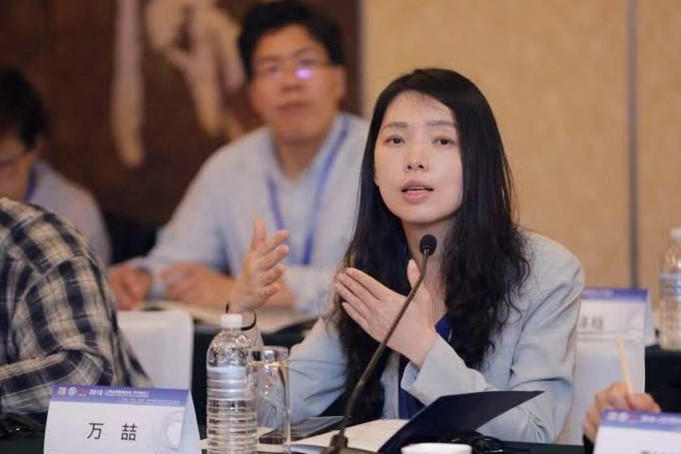 中国黄金集团首席经济学家万喆:2019,买股票还是买黄金?