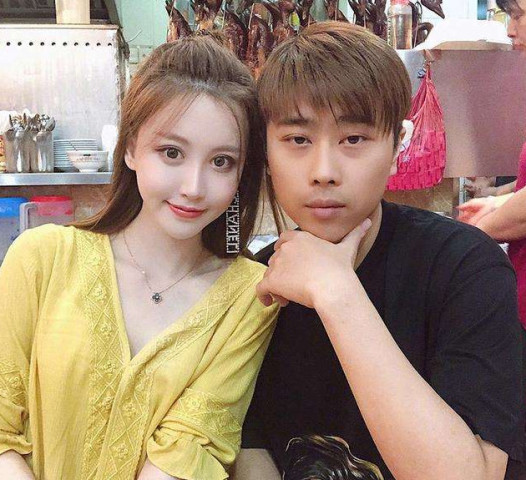 赵梦玥带卢本伟参加公司年会,不料现场成卢本