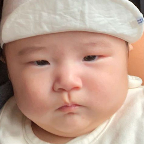 黎明9个月女儿近照曝光,婴儿肥渐渐消失,一双长腿惹注目