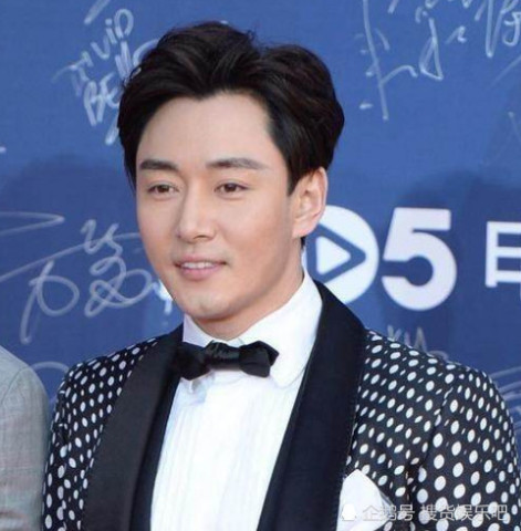 凭《甄嬛传》走红,叶璇愿为他跳河穿兔女郎服