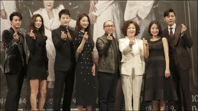 张熙珍和金志勋,宋在熙和林贞恩"上位1%婚纱画报"公开