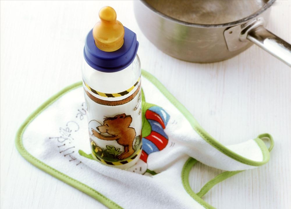 给宝宝冲奶粉的时候,水温最好把控在多少度?