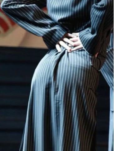 可是两年以前张云雷在南京南站十米多的送客台掉下来之后就再也不能