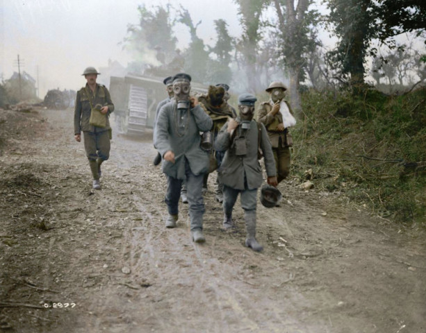 一战德军奇特的情报传递方式,法军哨兵不经意的动作,发现大秘密