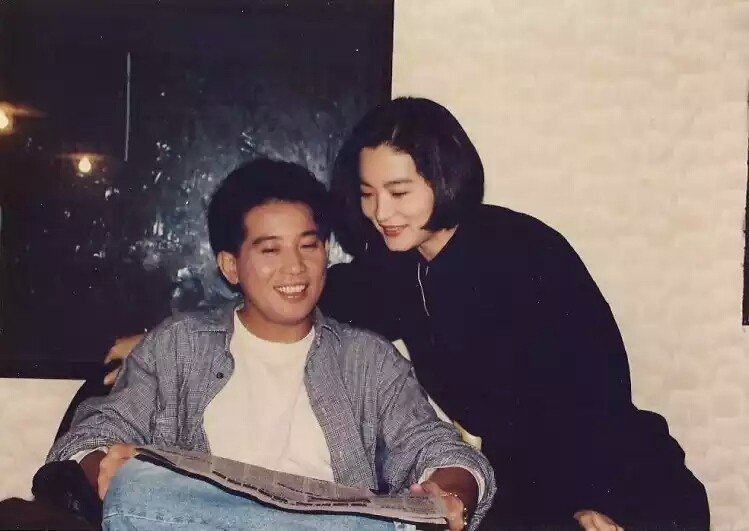 林青霞与秦汉结婚领证,真的是有情人终成眷属