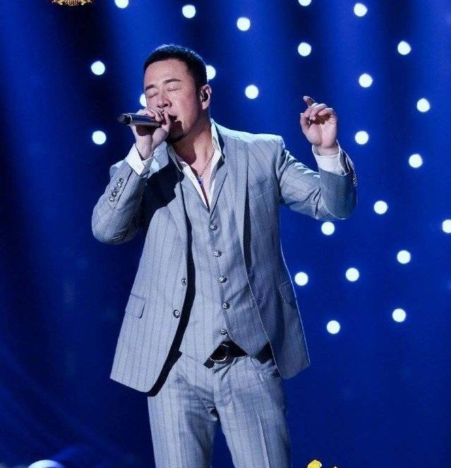 杨坤翻唱李宇春歌曲,《歌手》再次夺冠,实至名
