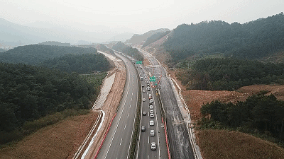 同古便道开通,g78汕昆高速贺州至同古服务区迎来车流高峰