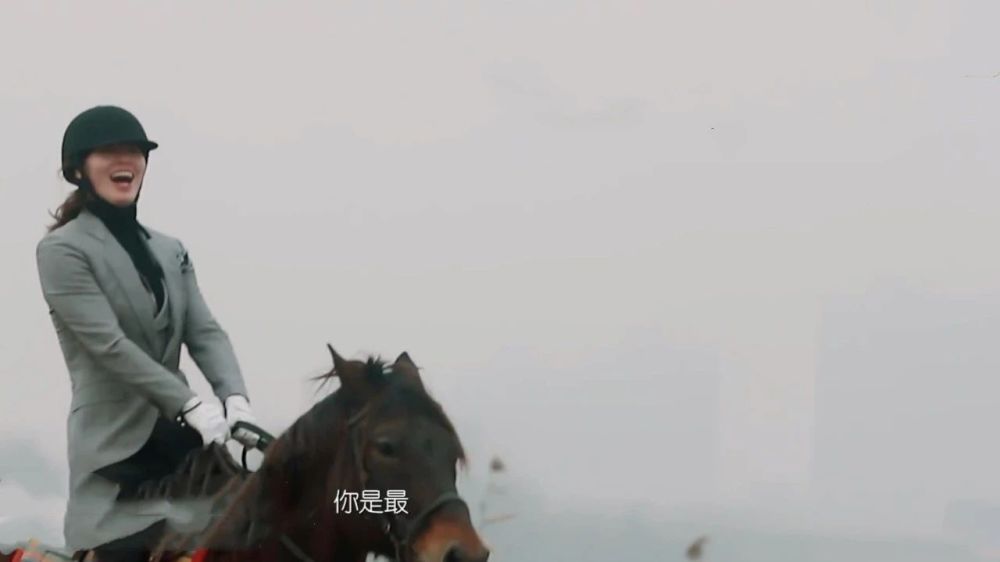 《我家那闺女》何雯娜退出,傅园慧坠马,70岁王