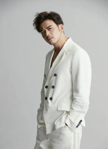 "小雷家"的男人换了时装,雷东宝成熟,史红伟帅气,雷正明年轻