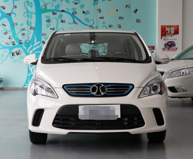 北汽ev300来袭,颜值超高,内饰非常有水准